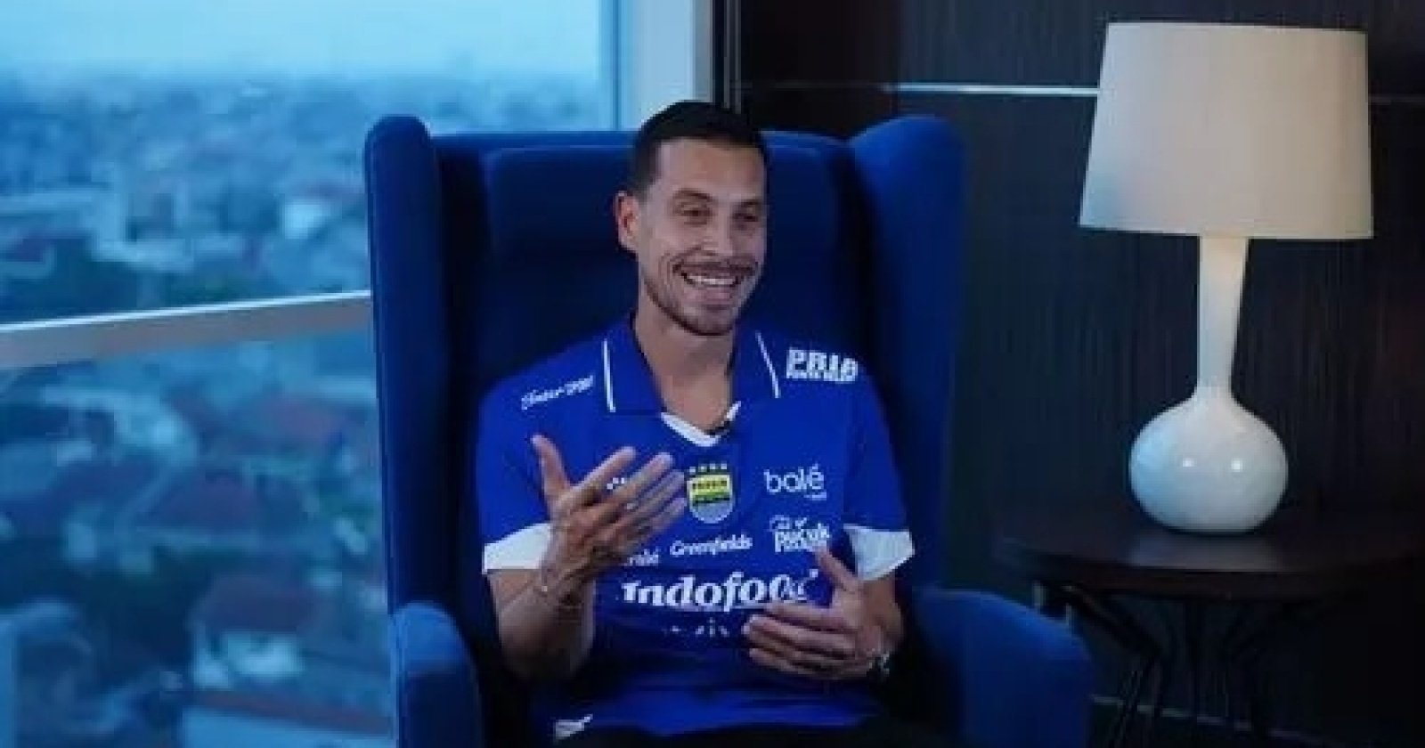https://punditliga.com/sosok-profesor-yang-hadir-di-bandung-thom-haye-resmi-merapat-ke-persib