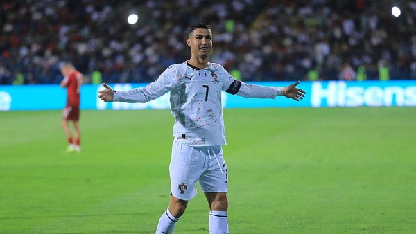 https://punditliga.com/profil-cristiano-ronaldo-kisah-legenda-sepak-bola-dunia