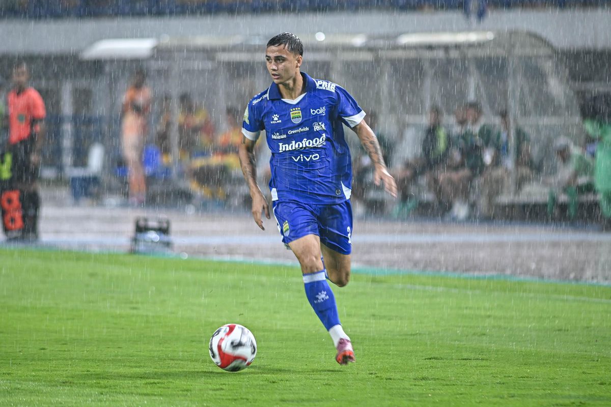 https://punditliga.com/eliano-rjinders-di-persib-janji-target-besar-di-pulau-dewata