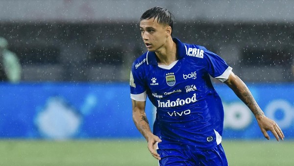 https://punditliga.com/eliano-rjinders-di-persib-janji-target-besar-di-pulau-dewata